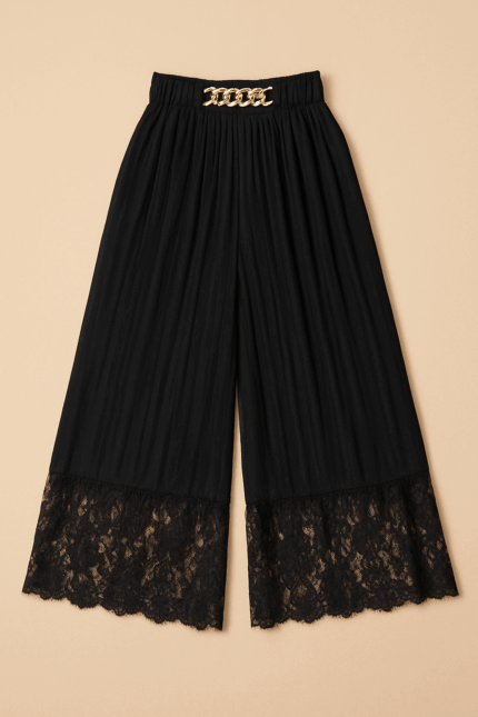this trouser an ideal choice for both casual and stylish combinations.