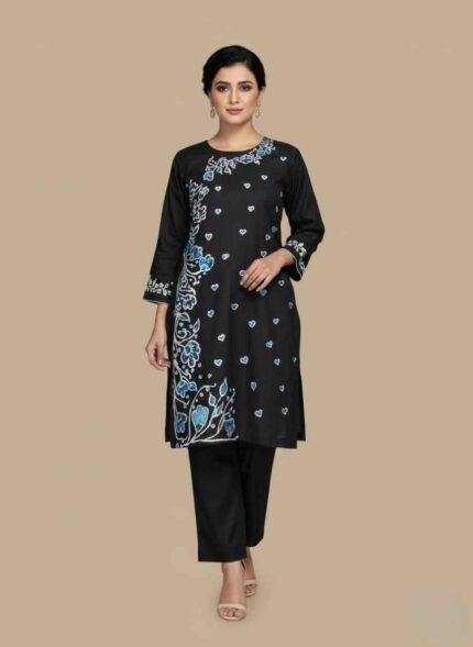 Women's black 2 piece hand painted cotton suit with white floral artClose-up of blue and white hand-painted heart motifs on black cottonFront view of black 2 pc suit with hand-painted vine design and Artisan-made hand-painted cotton suit for women in Pakistan pipingBlack cotton shirt and trouser set with unique hand-painted floral borders2 pc hand painted cotton suit Pakistan